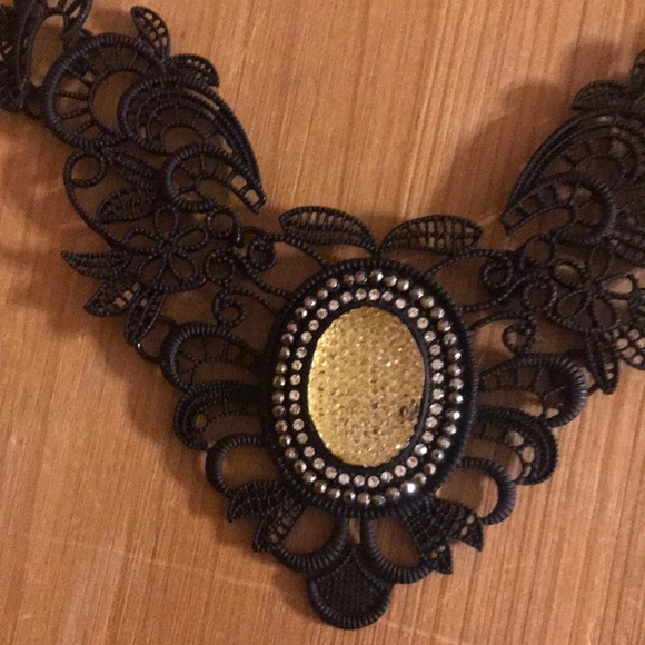 NWT black necklace with yellow stone - Picture 2 of 5